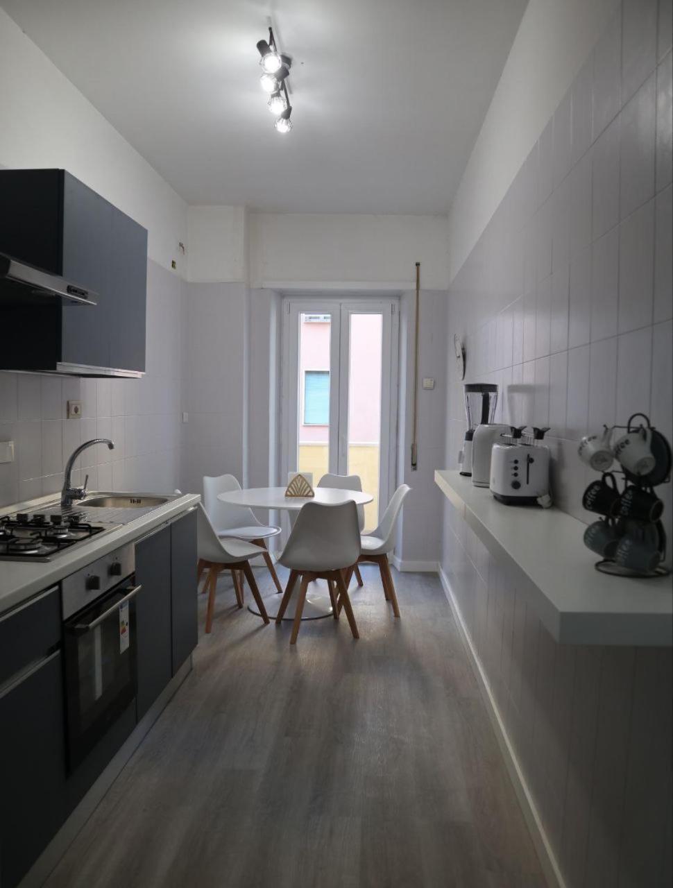 Sara'S Home - Modern Apartment Near Metro, Perfect For Families And Groups In Rome Exterior photo